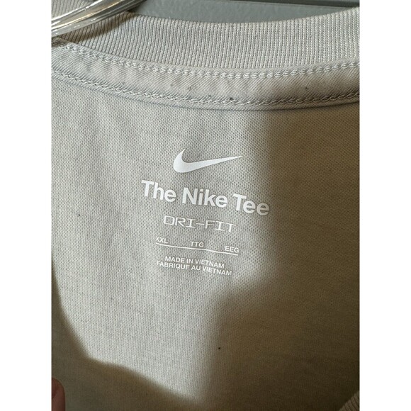 Nike Peace Through Practice Solid T-Shirt Men's 2XL The Nike Tee - Picture 3 of 3